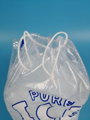 Ldpe प्लास्टिक आइस बैग ड्रॉस्ट्रिंग के साथ, आइस क्यूब बैग 1 KG वजन क्षमता